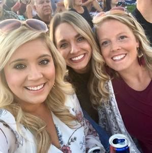 Meet your Posher, Lacey